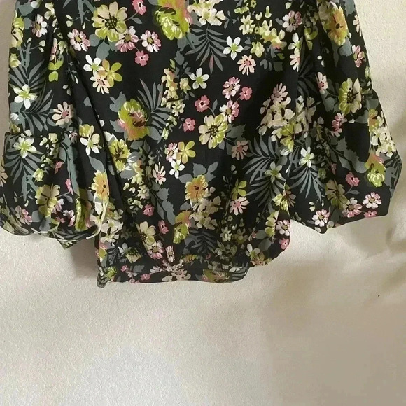 Walter Baker Libby Bungalow Bloom Floral Print Coquette V Neck Crepe Top Size M - Picture 8 of 11